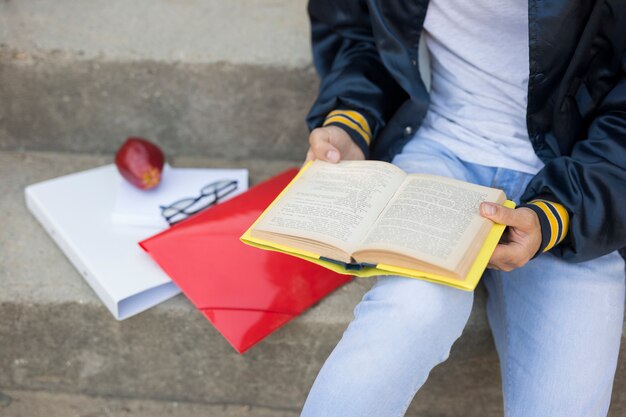 Top 5 Books Every LDS Single Should Read